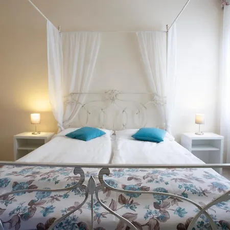 Bed and Breakfast Antiche Mura 2*